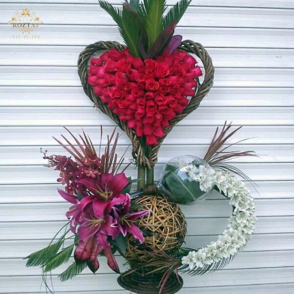 سبد گل رز قلبی تزئینی